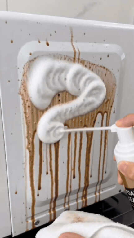 Happy Clean dimostrazione GIF